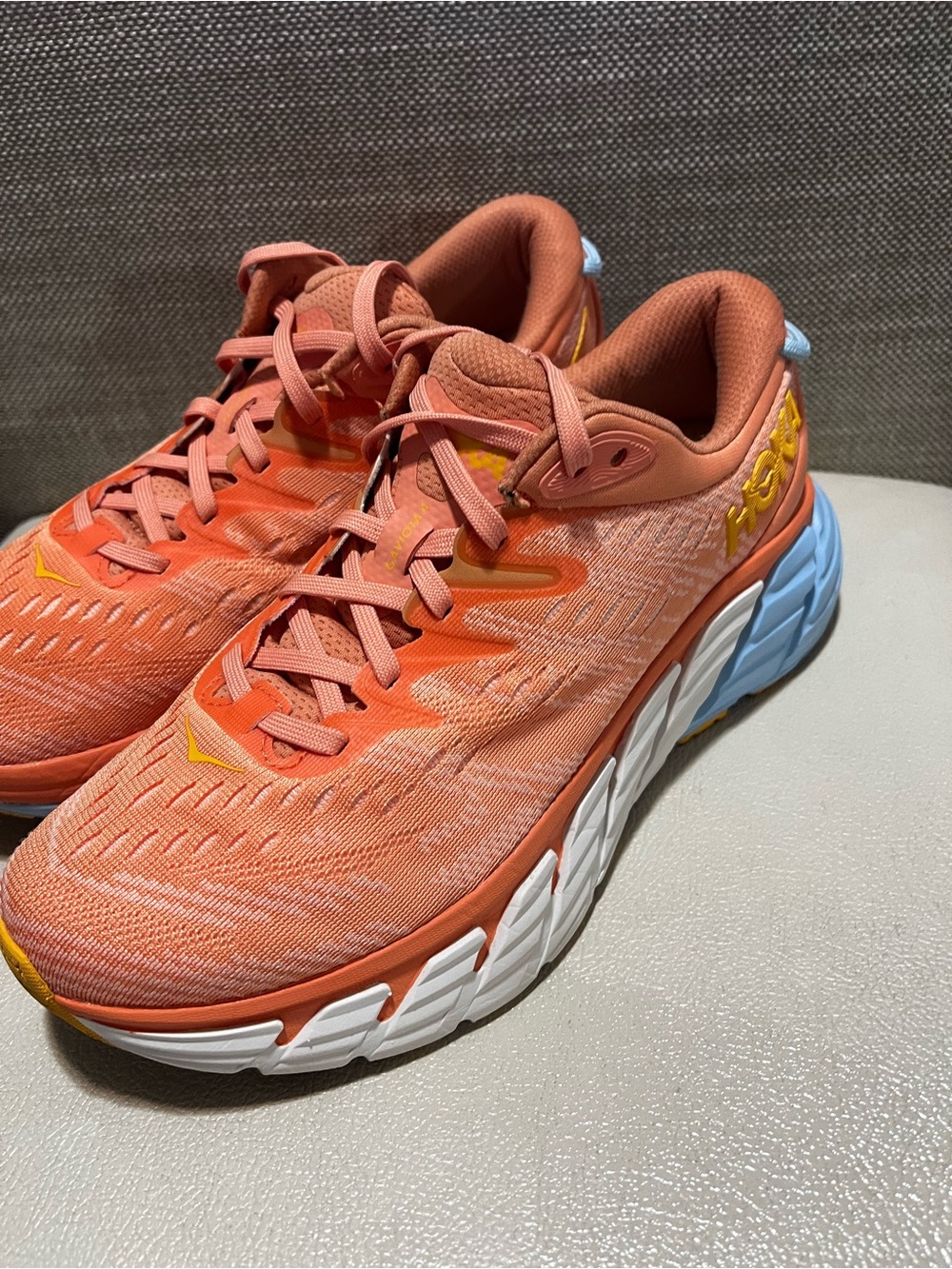 Hoka One One Gaviota 4 Coral/peach Running Shoe Women’s Size 8B - Picture 2 of 9